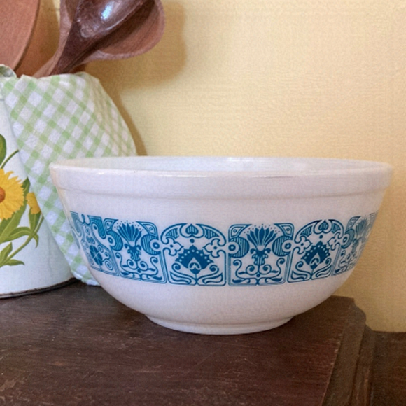 Vintage pyrex blue horizon nesting bowl/403/1970s/milkglass/excellent condition - Picture 1 of 3